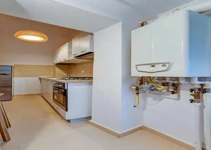 Modern - Armand Calinescu 7 - Square Apartment Bucharest
